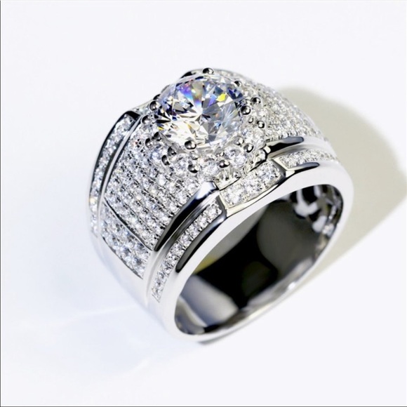 New Luxury 925 Silver Diamond Ring - Picture 5 of 6